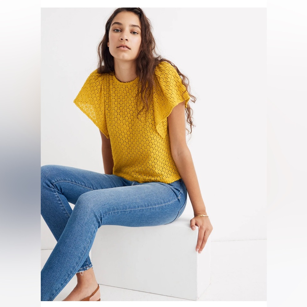 Madewell Texture & Thread Eyelet Flutter-Sleeve Top in Mystic Yellow size XSmall